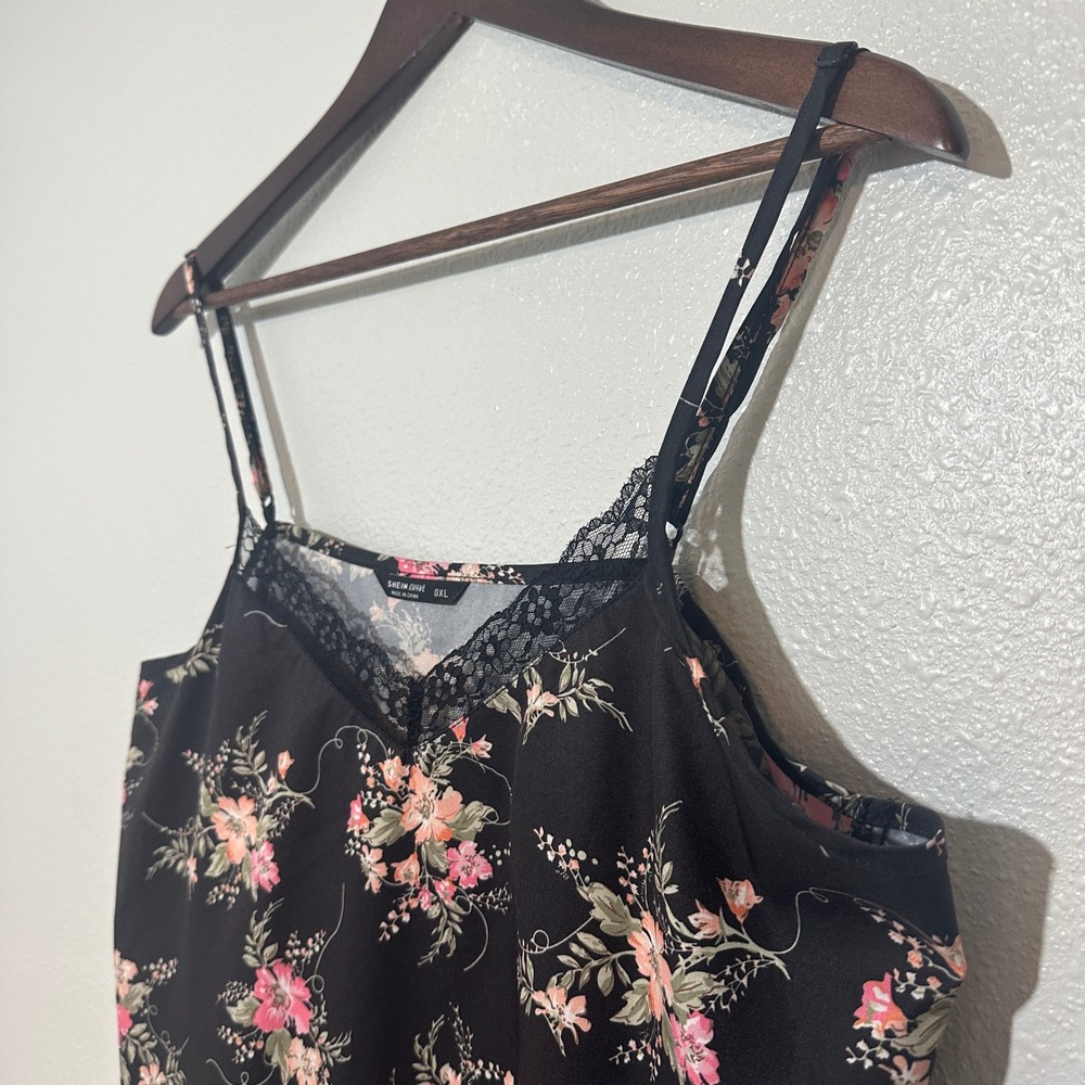 SHEIN Curve Black Floral Lace Trim V-Neck Cami Top Plus Size 0XL Sleeveless